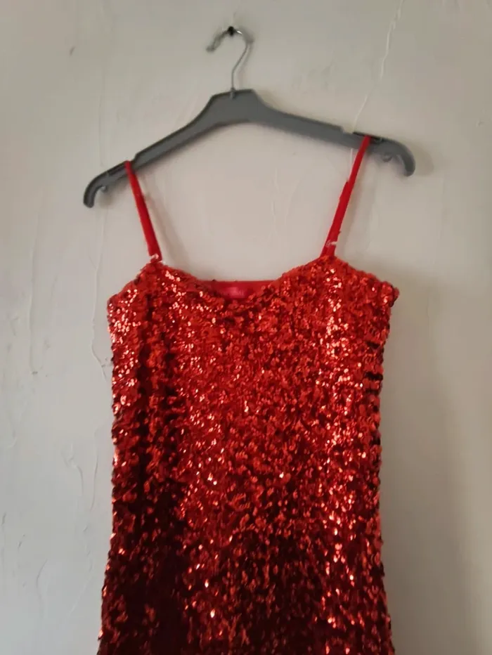 Sublime robe rouge à sequins avec manches longues voile taille 38 ou M - photo numéro 5