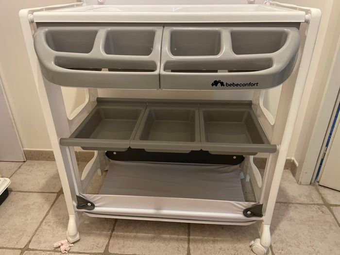 Table à langer à roulette - photo numéro 2