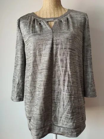 Blouse épaisse ou pull léger manches 3/4 Lola Liza taille 42