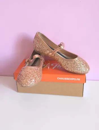 Jolie chaussures a paillettes taille 30