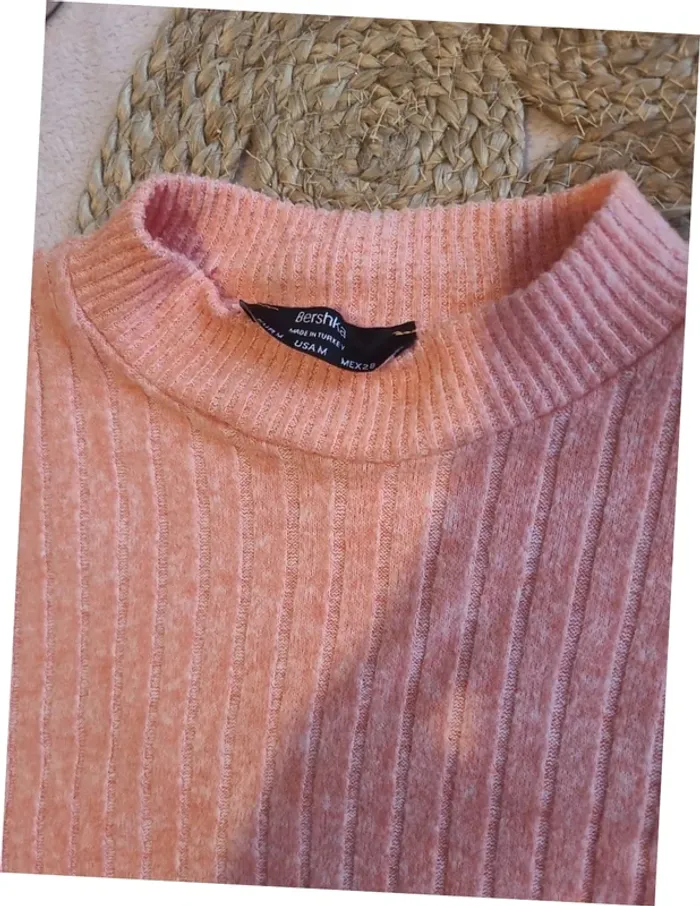 Pull Bershka – Taille M, tendance et confortable - photo numéro 2