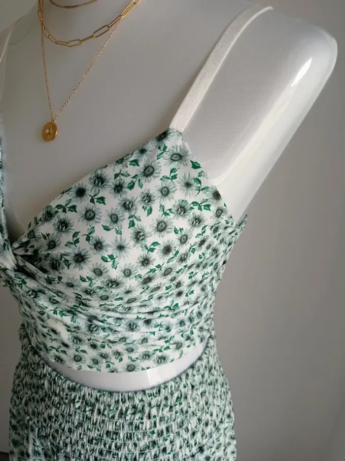 Magnifique ensemble crop top vert avec noeud et pantalon jambes larges confortable côtés ouverts T.S - photo numéro 3