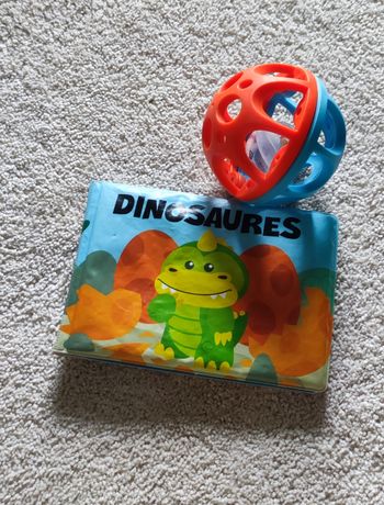 Balle et livre de bain