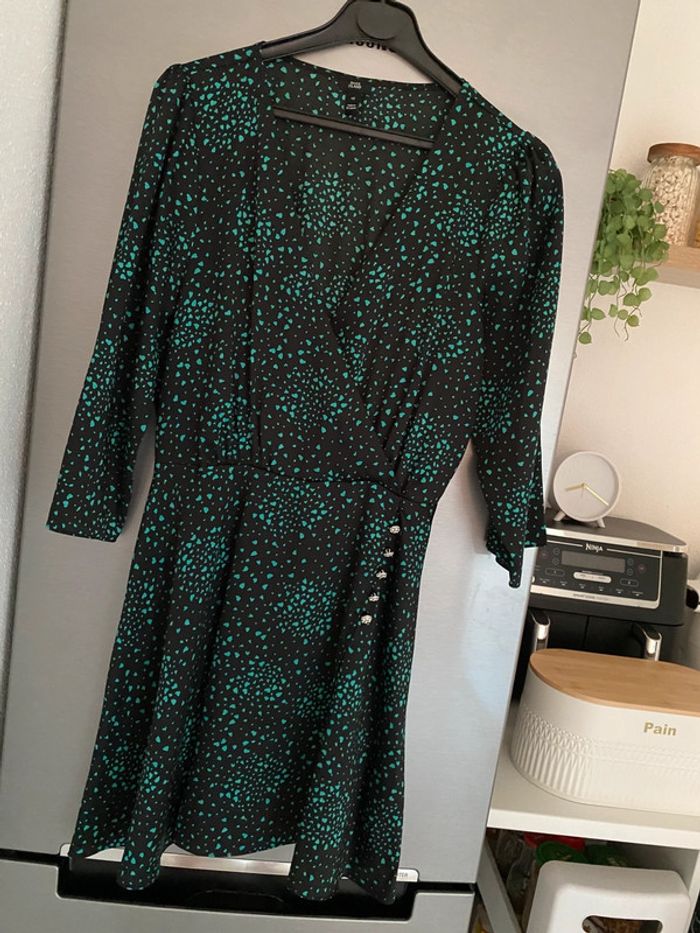 Robe satinée noir vert River Island 10