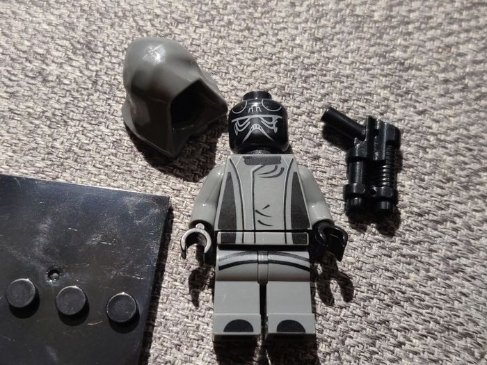 Minifig Squid Game  - garde gris -  Figurine Compatible Lego - photo numéro 3
