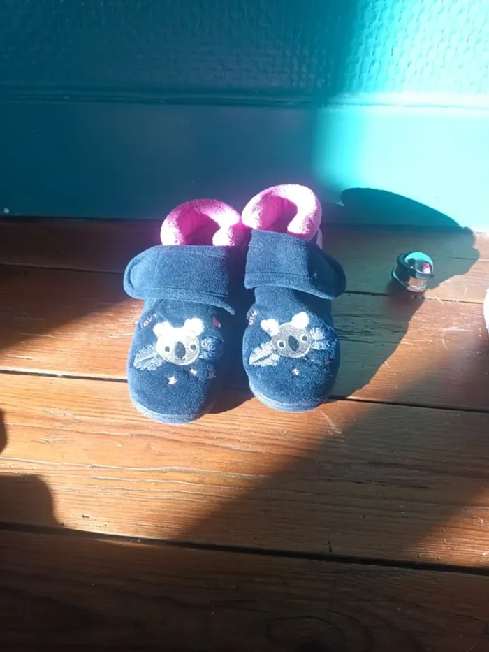 Chaussons isotoner 23