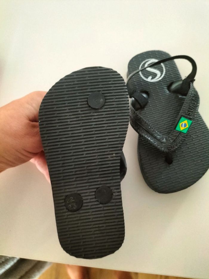 Claquettes neuves taille 22 - photo numéro 2