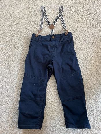 Pantalon bleu marine avec bretelles taille 2 ans marque H&M
