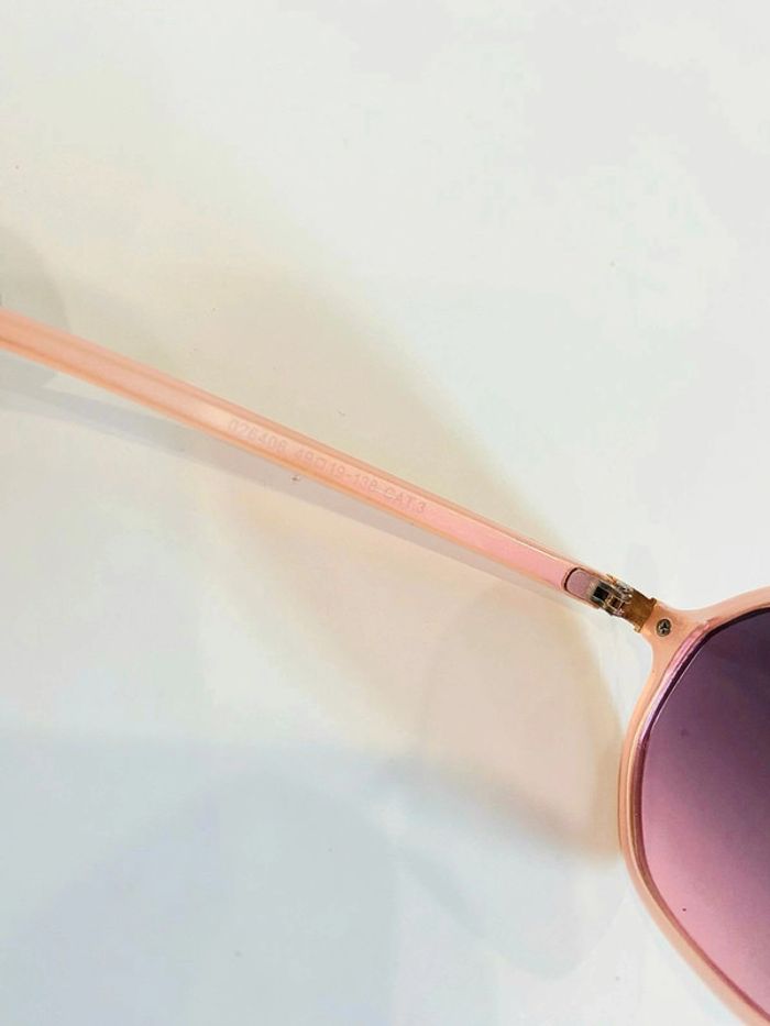 Lunette de soleil femme hexagonale rose verres dégradés UV protection catégorie 3 - photo numéro 5