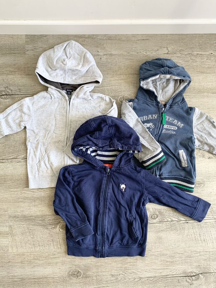 Lot de 3 sweat-shirt à capuche 2 ans