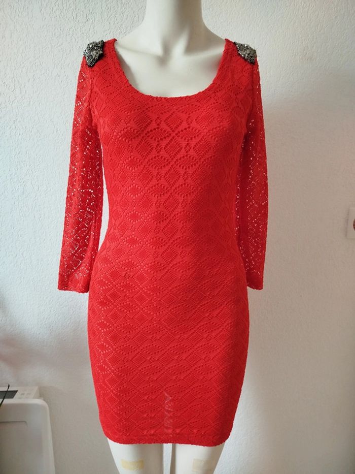 Robe rouge uni courte dentelle sexy strass sur les épaules manches 3/4 - photo numéro 7