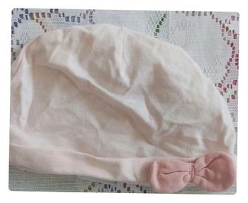 Bonnet Disney rose pâle avec noeud - doux et confortable, en très bon état, taille 18 mois
