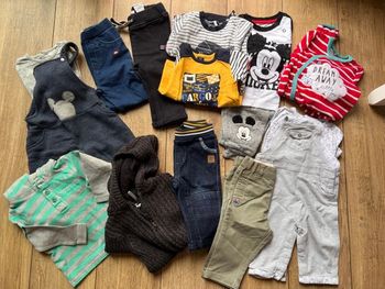 Lot de 22 vêtements garçon 6 mois autour hiver