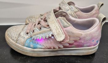 Baskets sketchers lumineuses taille 33