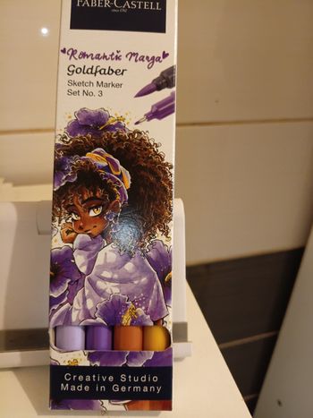 Boite de feutres a base d 'alcool- 2 en 1 - embout pinceau et fin- Faber-Castell neufs