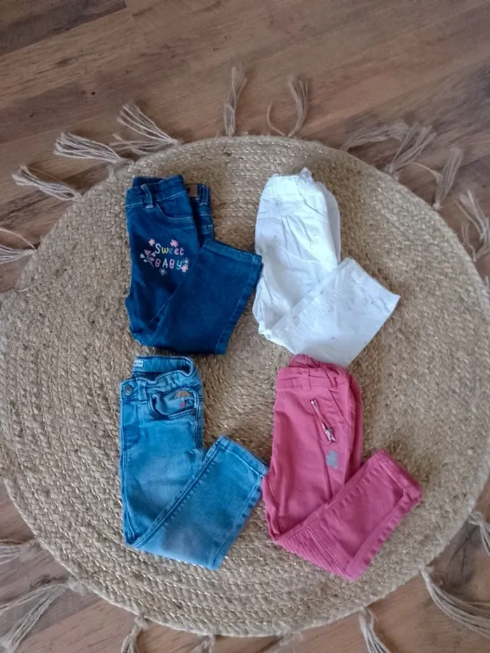 Lot de 4 pantalons/jeans 23-24 mois