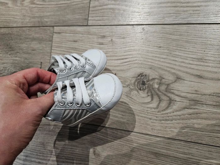 Chaussure bébé taille 17 - photo numéro 7