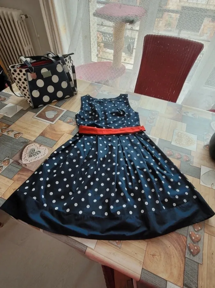 Robe rockabilly marine à pois blancs - photo numéro 4