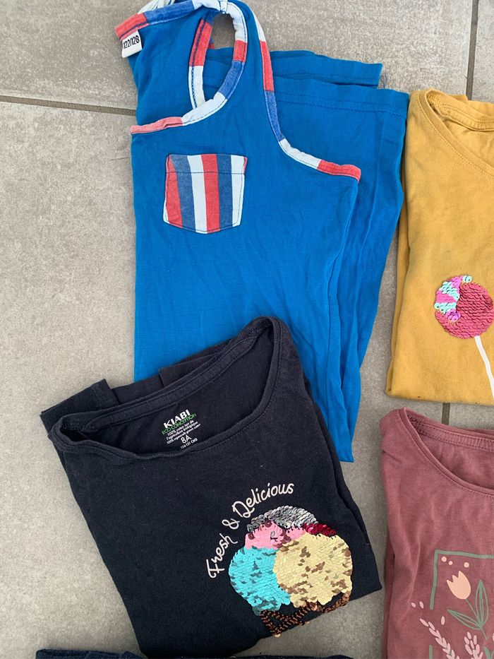 Lot 9 pièces 8 ans (1 te shirt MC + collant) offerts - photo numéro 4