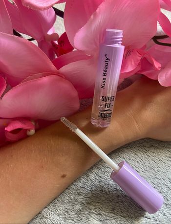 Gel fixateur sourcils