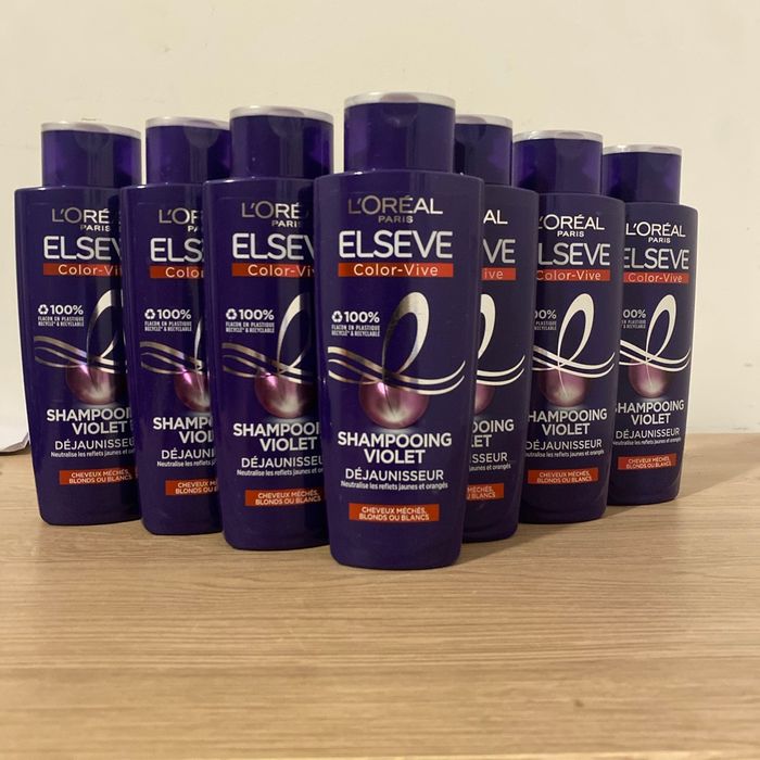 Lot de sept shampooing violet des fournisseurs