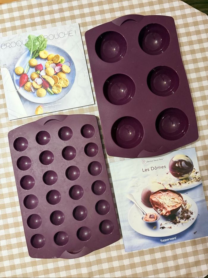Lot moules et livres de recettes Tupperware