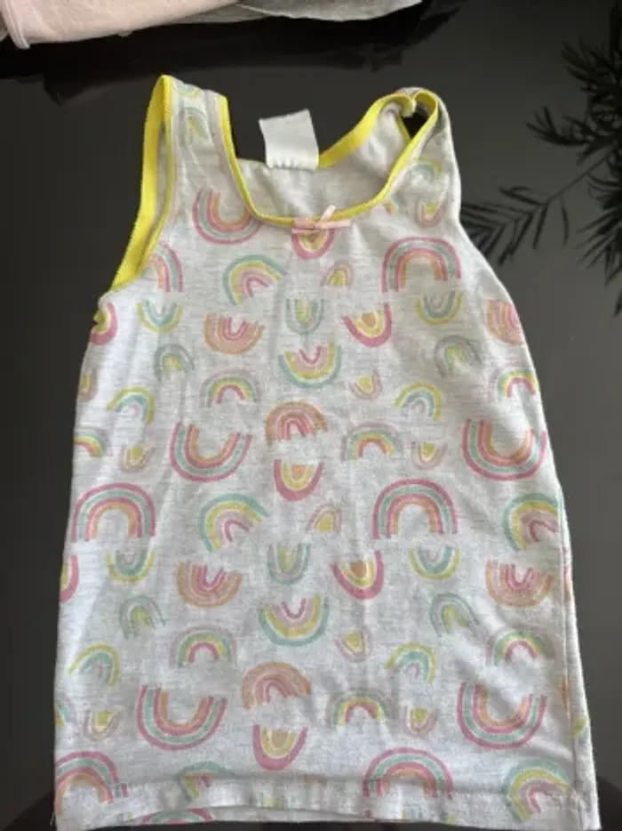 👚Lot  T-shirts fille - 4 ans - état satisfaisant - toutes marques - photo numéro 12