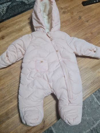 Combinaison douce et chaude neuve 