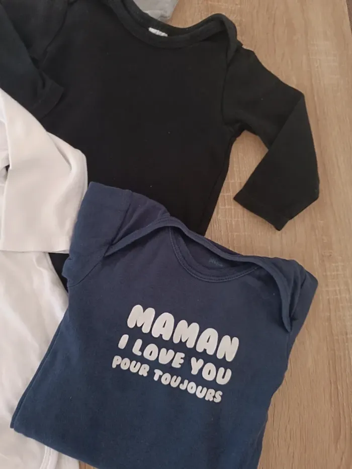 Lot de bodies manches longues et courtes taille 24 mois - photo numéro 8