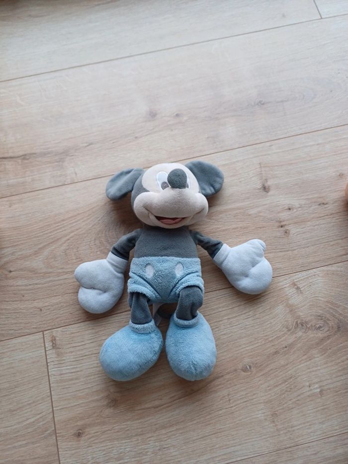 Doudou peluche mickey bleu ciel