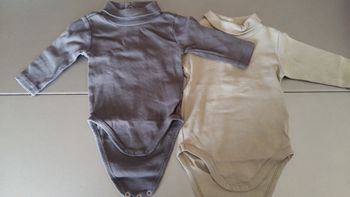 lot de 2 bodies  manches longues 3 mois