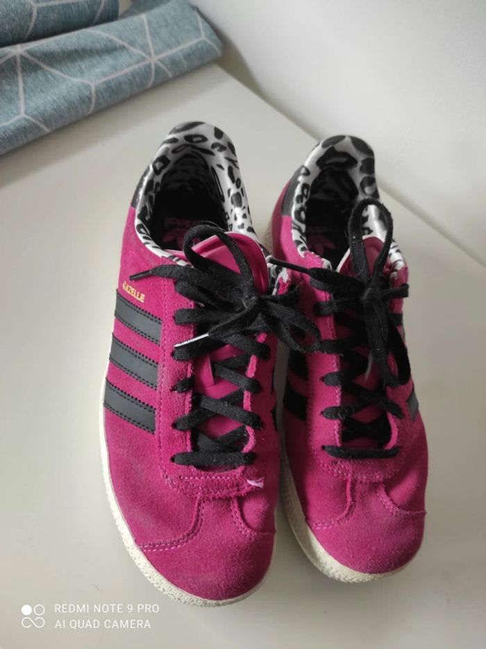 Basket adidas rose 37 1/3 peu porté - photo numéro 2