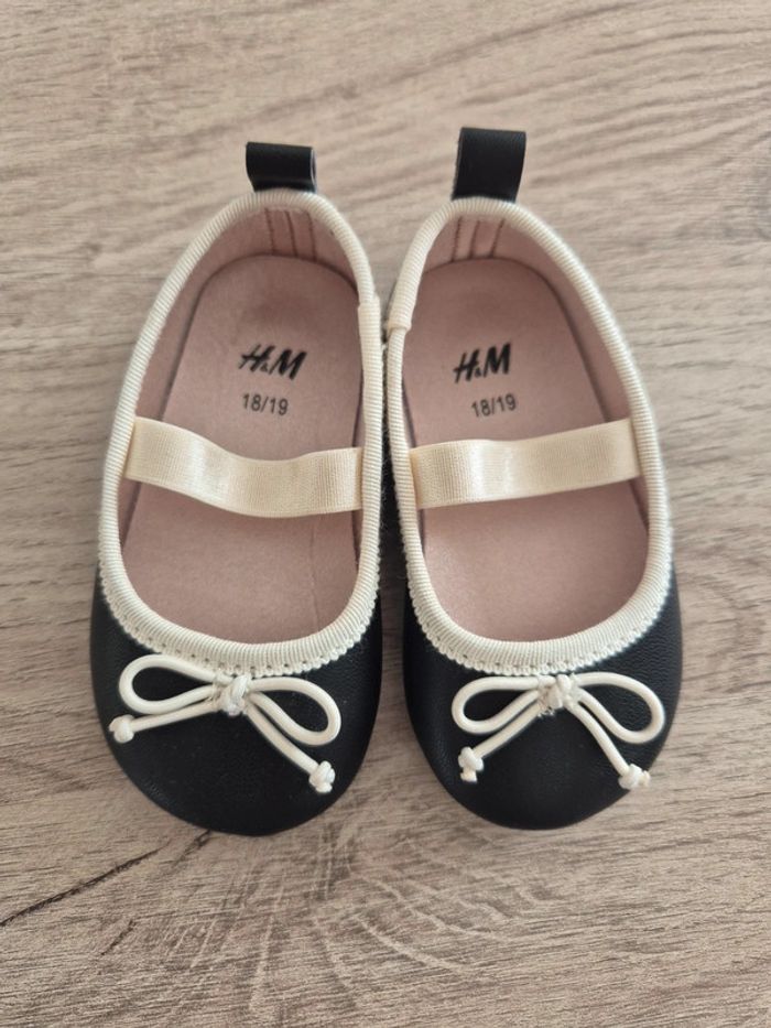 Ballerine noire h&m taille 18/19