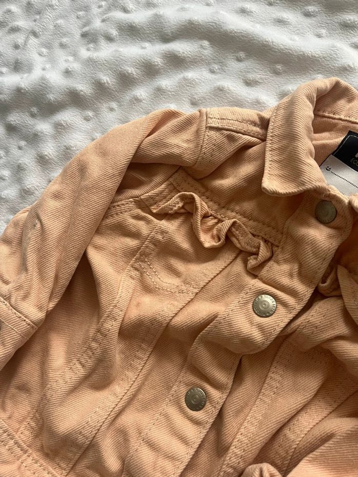 Veste en jean rose kiabi taille 9 mois - photo numéro 2