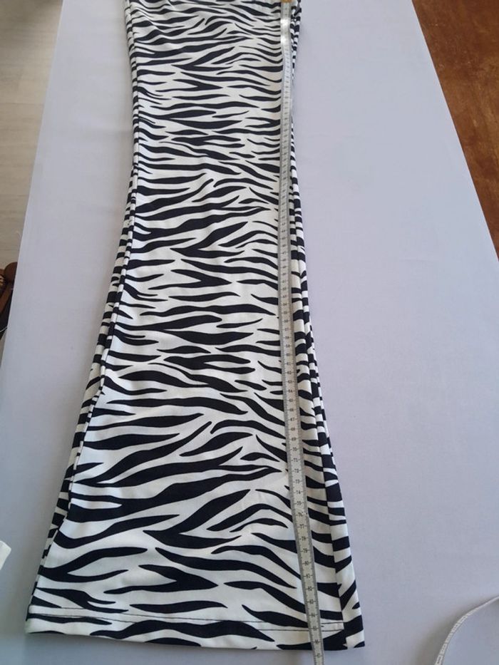 Très beau pantalon zèbre moulant évasé tout doux neuf taille M ou L Noisy May - photo numéro 11