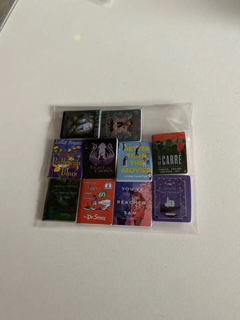 Lot de 10 livres miniatures pour maison de poupée