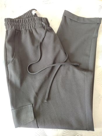 Pantalon style cargo