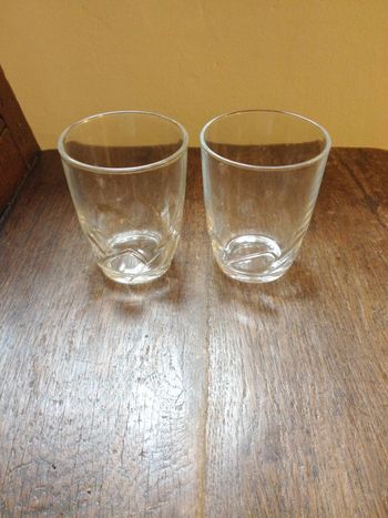 2 verres transparents
