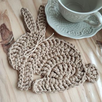 Cadeau fait main, décoration Pâques mariage, Dessous de tasse, napperon lapin, set de table