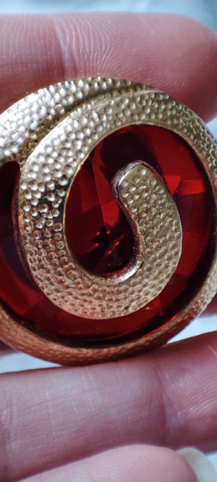 Clips d'oreilles rouge - photo numéro 5