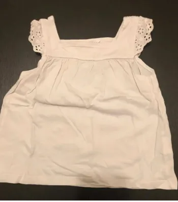 Joli  petit haut H&M  taille 80cm  en parfait  état