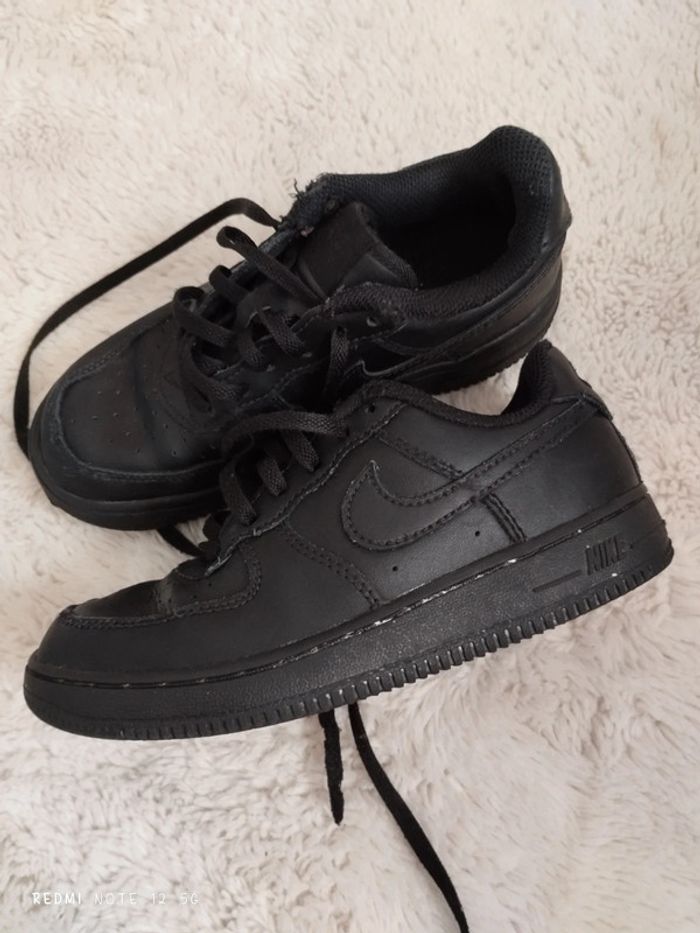 Basket Nike air force One pointure 31