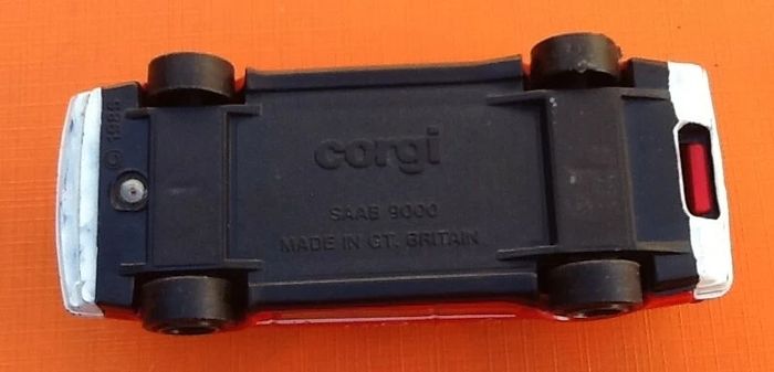 Voiture miniature Saab 9000 Fly Virgin (1985) Corgi - photo numéro 2