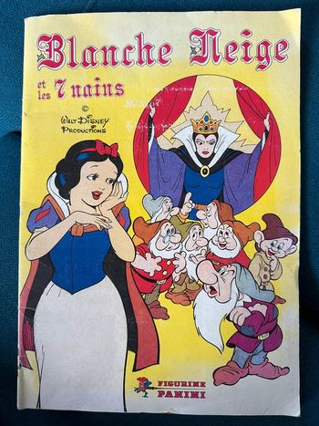 Album Panini ancien grand livre complet vignettes autocollants Blanche Neige Disney