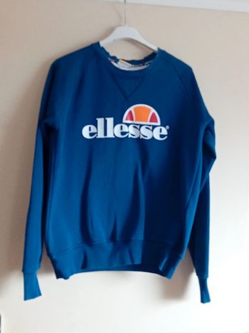 Pull Ellesse  bleu Taille M