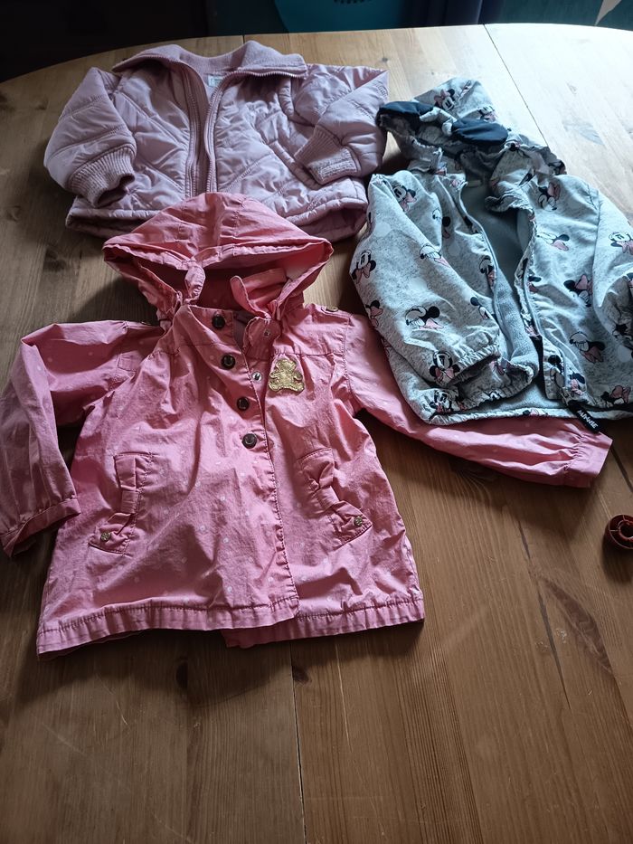 Gros lot de vêtements fille 18 mois