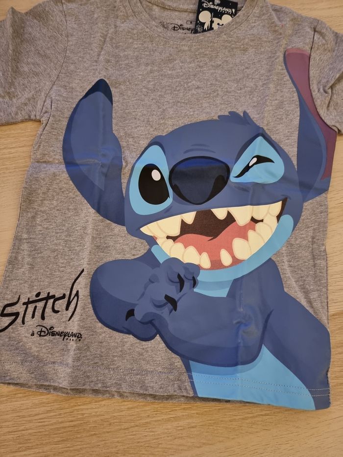 Neuf (non porté) 💙😍🤩Teeshirt stitch disneyland paris  8 ANS   MIXTE !!!😍🤩 - photo numéro 2