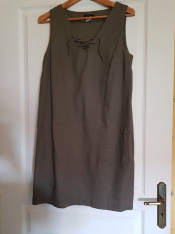 Robe en lin kaki