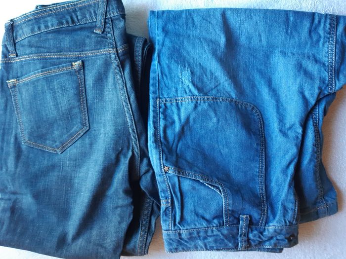 Lot de 2 jeans.