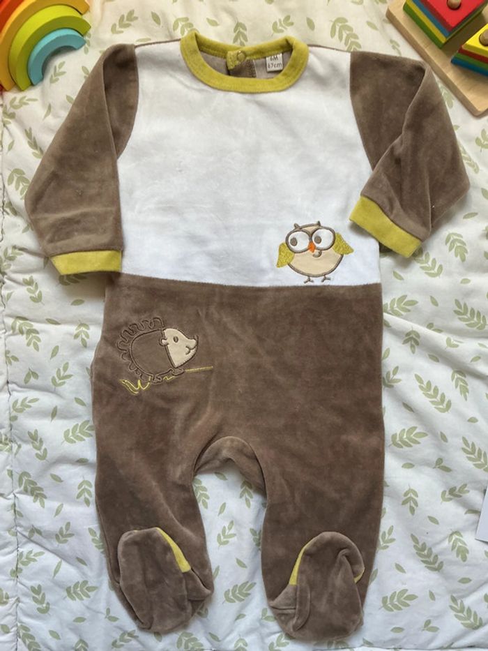 pyjama grenouillère en velours marron et blanc 6 mois trois kilos sept - photo numéro 3